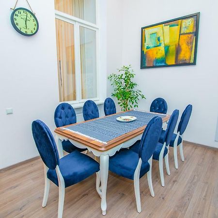 Solo Apartment In City Center Tbilisi Bagian luar foto