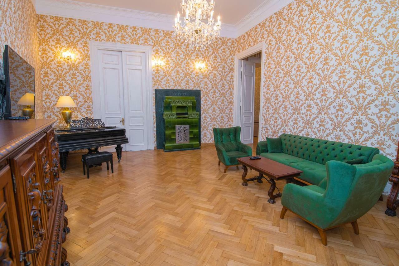 Solo Apartment In City Center Tbilisi Bagian luar foto