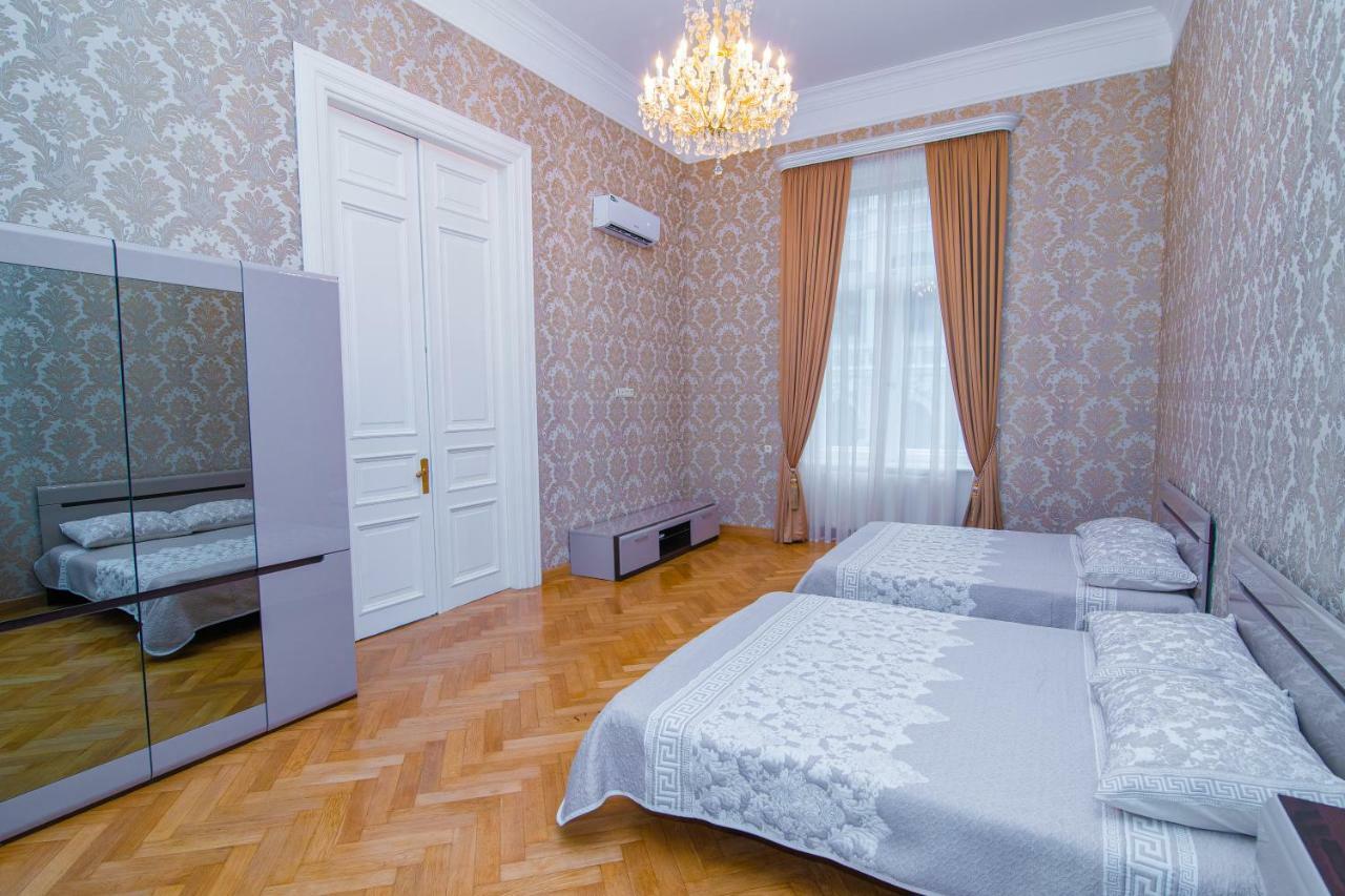 Solo Apartment In City Center Tbilisi Bagian luar foto